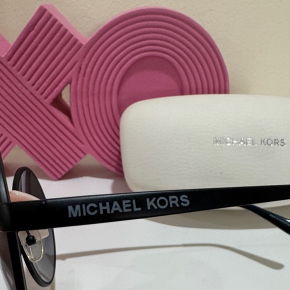 ON HOLD FOR DAEKA Black Round MK Sunglasses - Picture 3 of 4